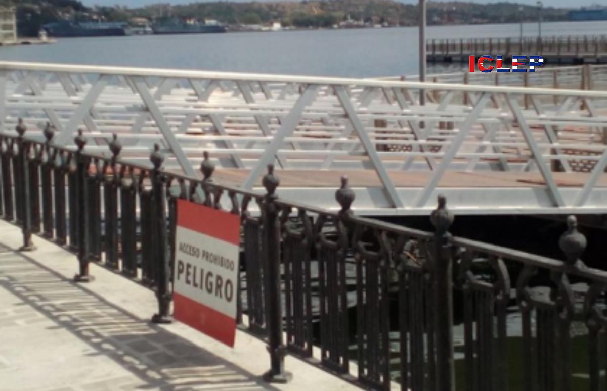Cierran el paseo marítimo flotante de la Alameda de Paula