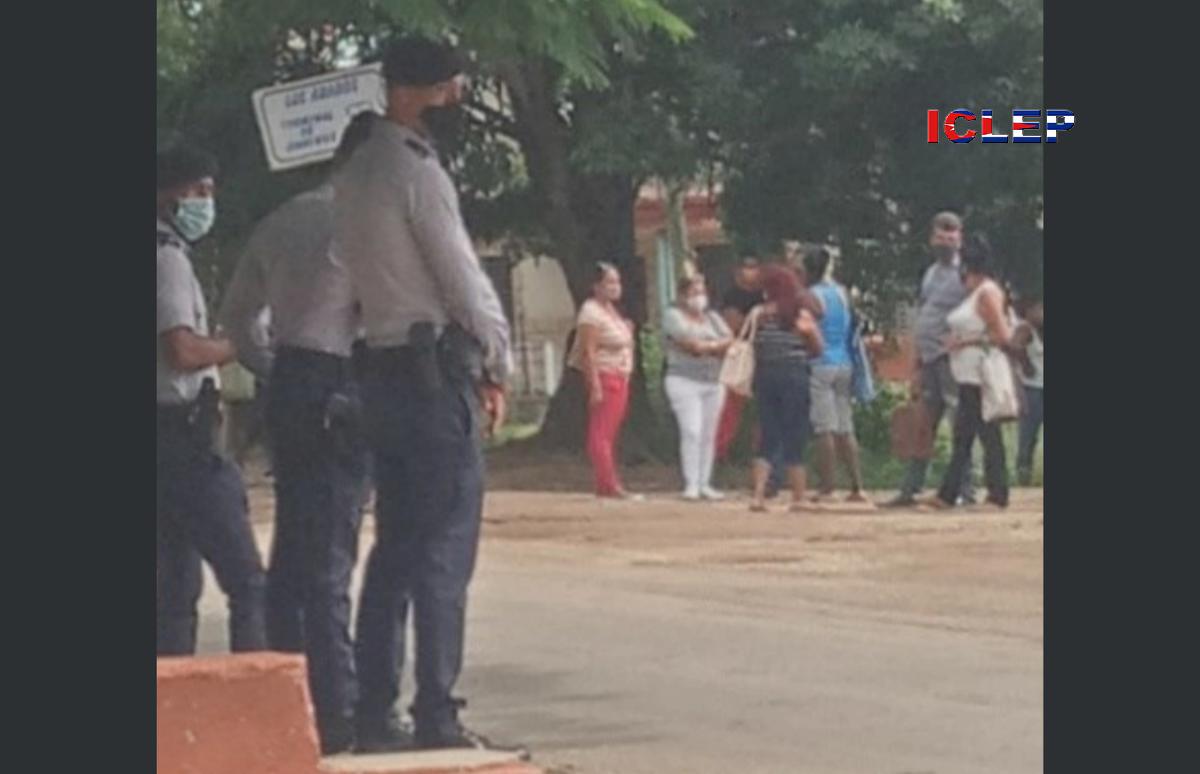 Plagan de boinas negras las calles arabenses