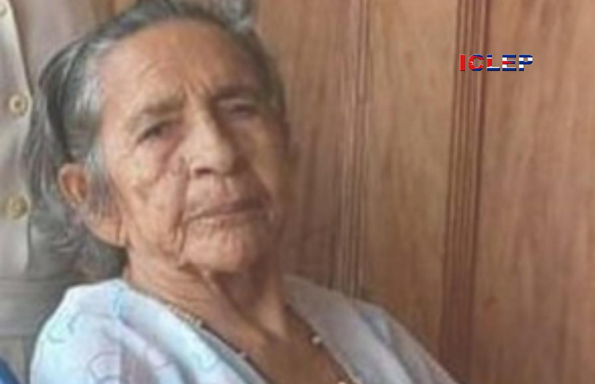 Abandona régimen a una anciana en extrema pobreza