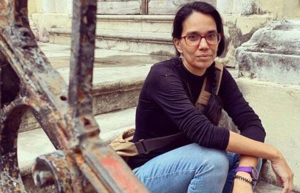 Periodista cubana continúa con prohibición de salida del país
