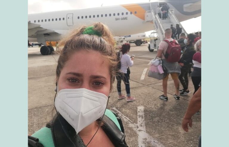 Escapa de Cuba otra vocera de la dictadura