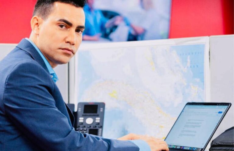 Periodista Mario J. Pentón denuncia hackeo de su cuenta de WhatsApp