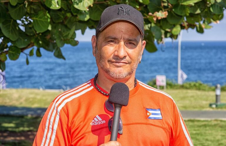 Cuatro periodistas excluidos de conferencia de prensa por críticas al Comisionado de Béisbol en Cuba