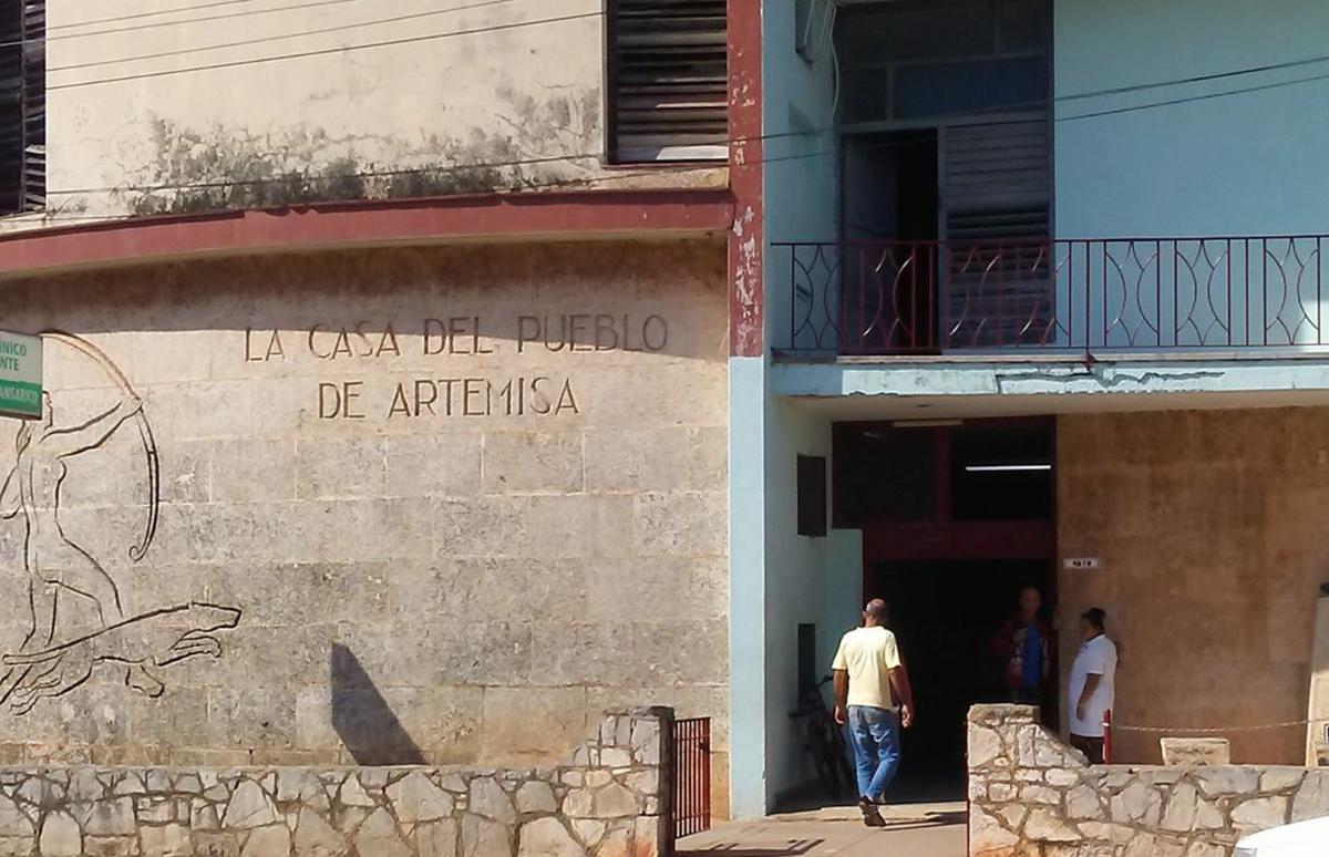 Continúa la carencia de insumos médicos en el policlínico Adrián Sansaricq