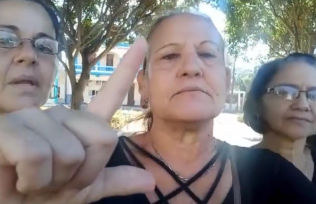 Policía política en Mayabeque prohíbe a madres de presos políticos asistir a la iglesia