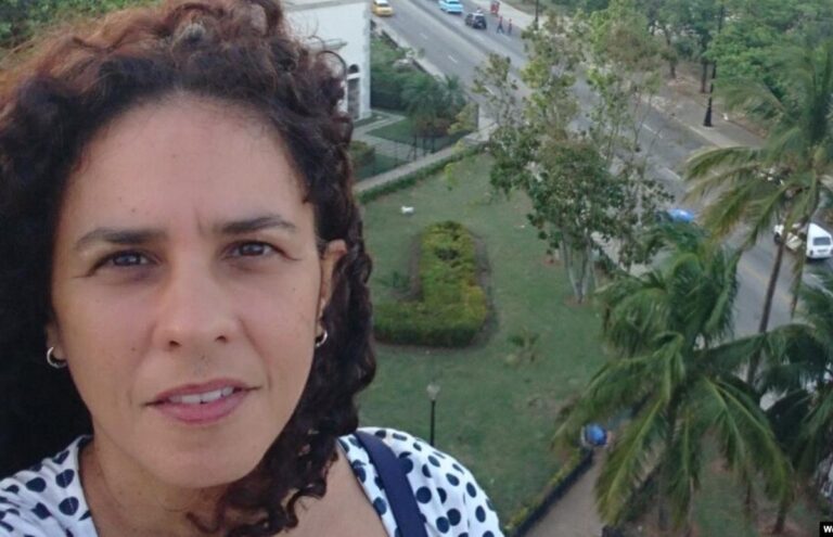 Policía política cita e interroga a la periodista independiente Yania Suárez