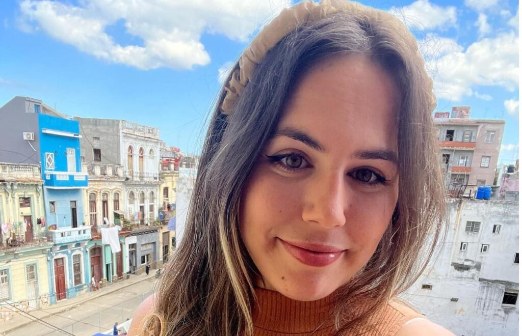 Influencer cubana Hildina amenazada por oficial del DTI