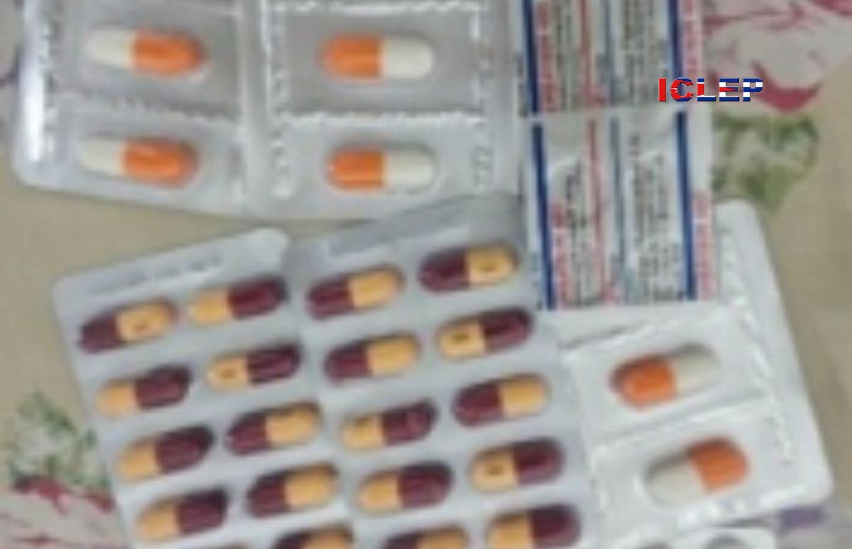 Multan a personas por vender medicamentos importados