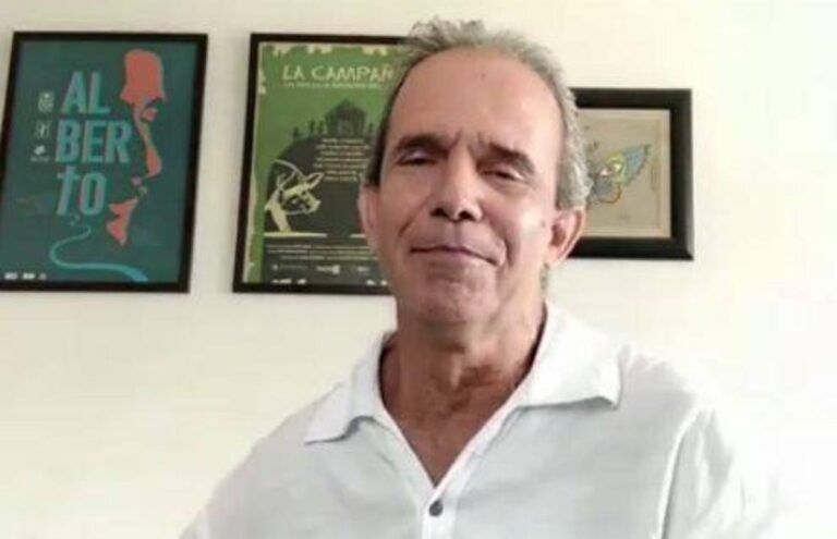 Detienen y amenazan a intelectuales cubanos