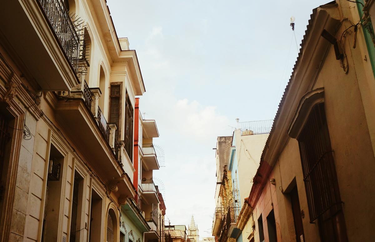 A los cubano sólo nos quedan dos caminos