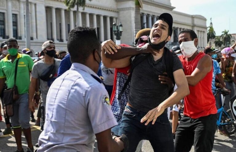 Periodistas detenidos arbitrariamente y cortes de internet a dos años del 11J