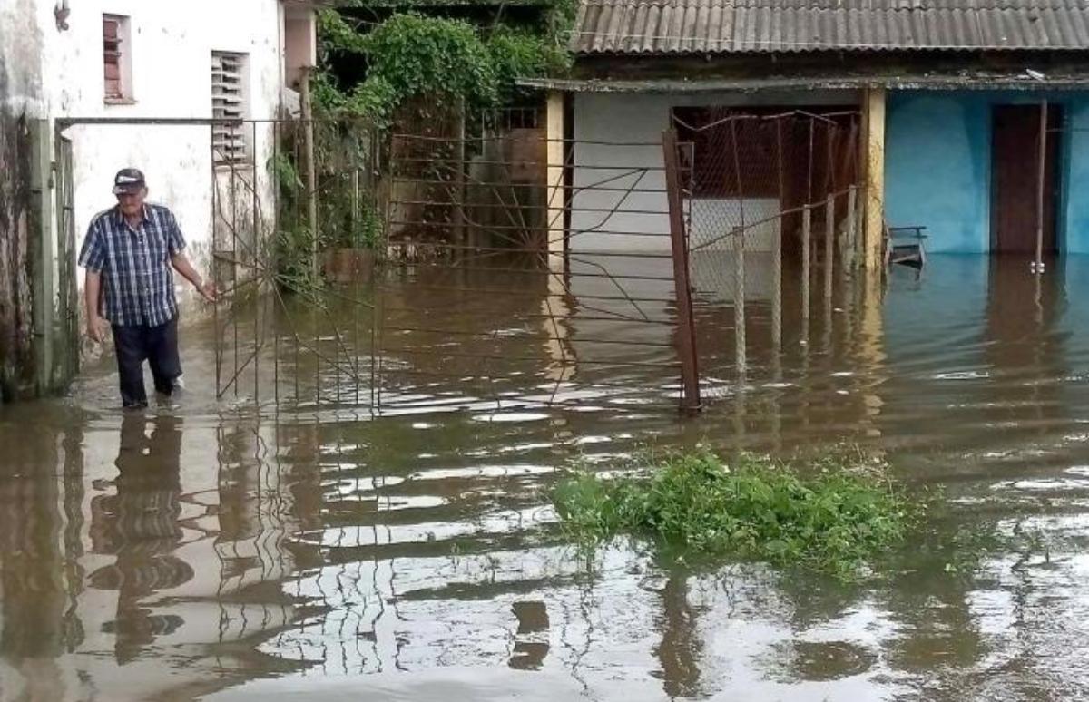 Sin electricidad el 70% de la población de Pinar del Río tras el paso del huracán Idalia