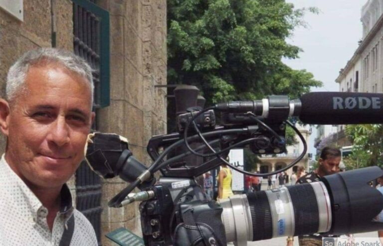 Retienen a periodista Alejandro Hernández en aeropuerto de La Habana