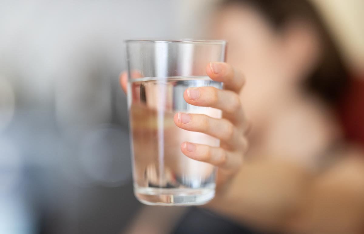 Desaparecen de los hogares platos y vasos de cristal