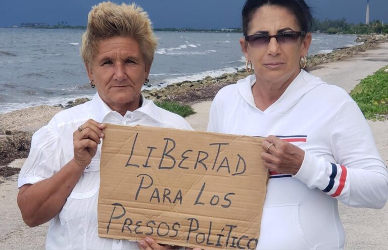 Régimen detiene cerca de 20 Damas de Blanco en Cuba