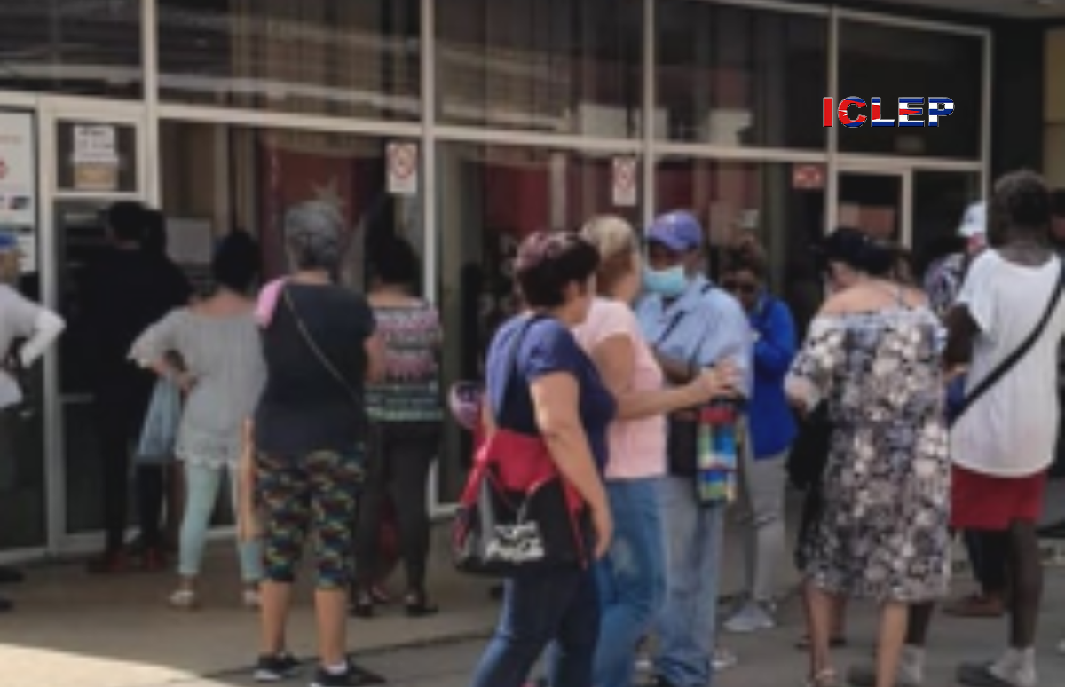 No disminuyen los tumultos de personas frente a los bancos artemiseños
