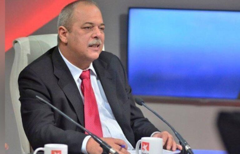 Despiden a trabajador eléctrico por reclamo en redes a ministro