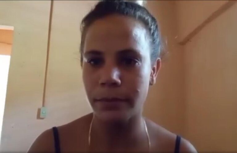 Continúa acoso contra Yadiuska Domínguez por publicar videos de la protesta de Maisí