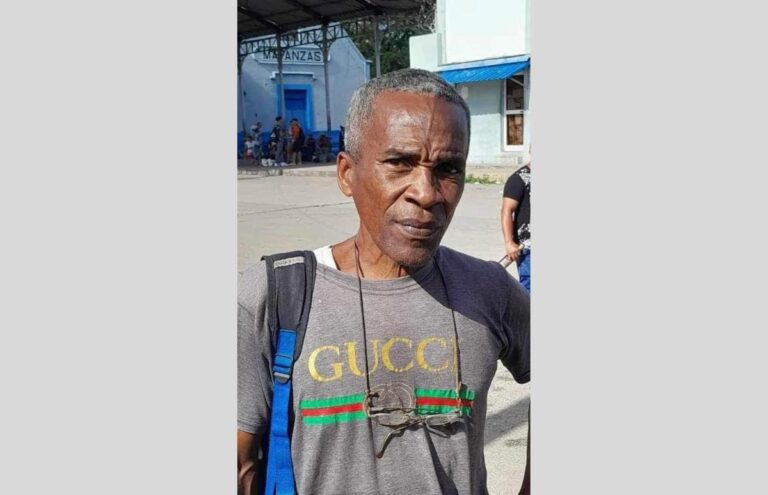 Detención y acta de advertencia por sacar un cartel en parque de Matanzas
