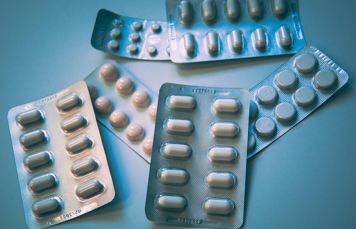 Se disparan los precios de los medicamentos en el mercado negro