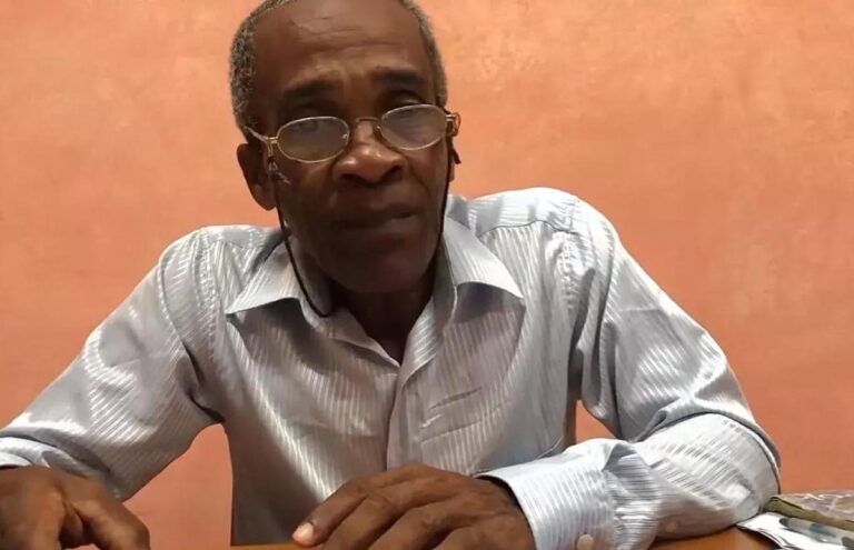 Arrestado nuevamente opositor Sánchez Madan por manifestarse con carteles en Matanzas