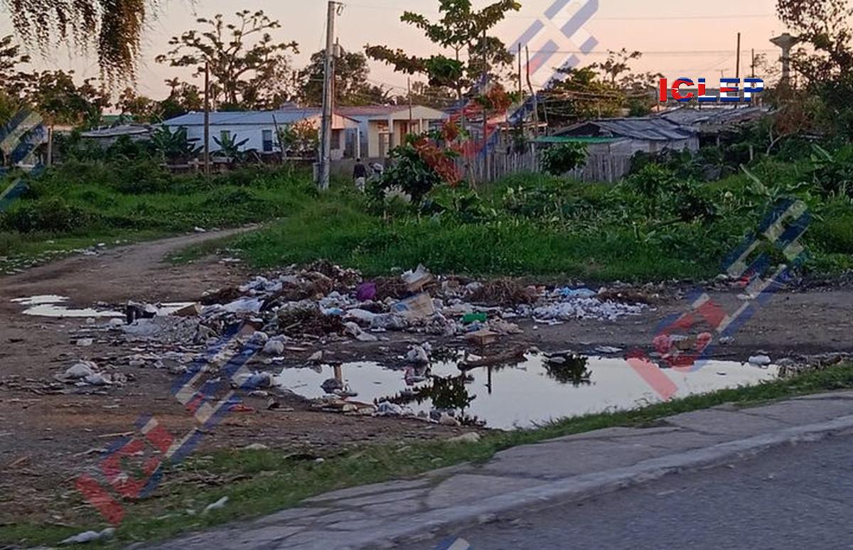 Basurero referencial marca punto cardinal de la ciudad