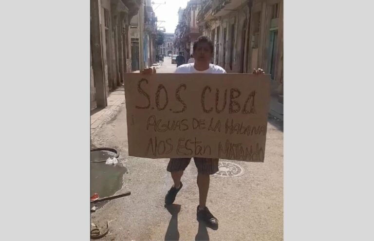 Detenido Alberto Turis Betancourt por protestar con un cartel por la mala calidad del agua