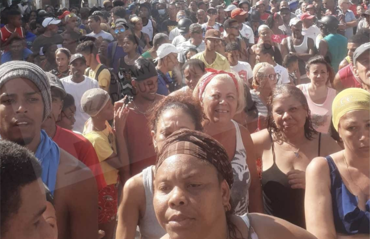 Santiago y Bayamo, el rostro de un pueblo casando