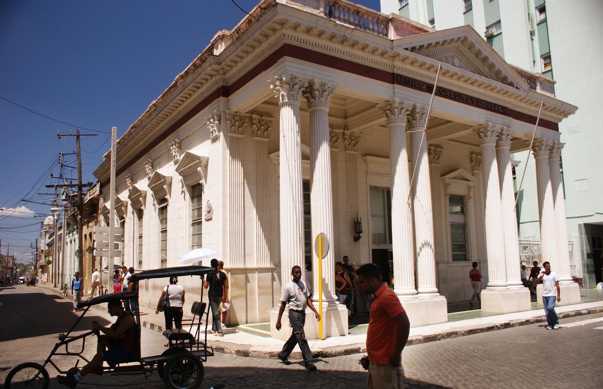 Bancos no tienen dinero en efectivo para los servicios a la población