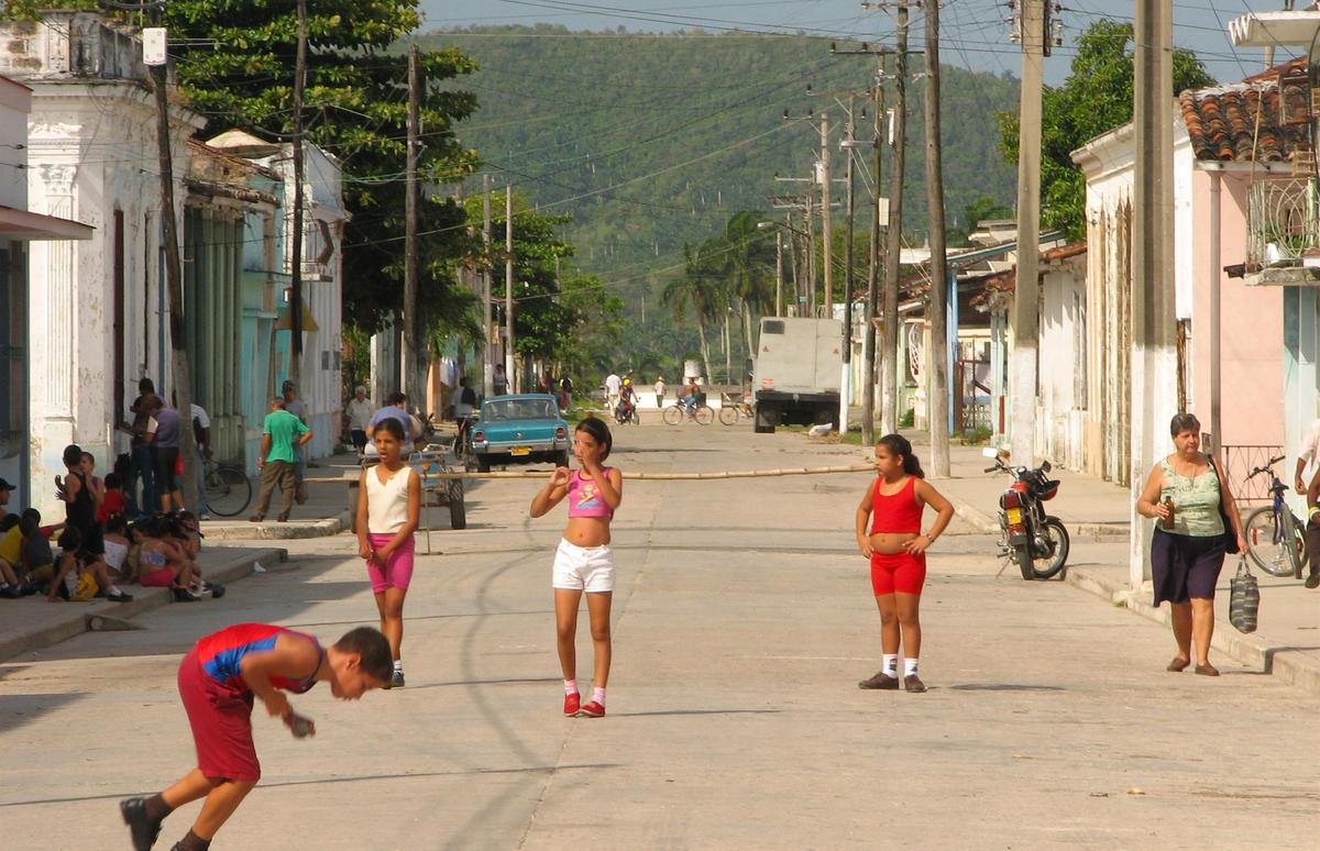 Desestimula la actividad física área deportiva de escuela primaria
