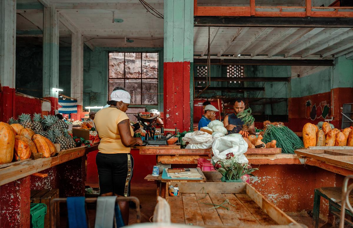Cierra otro agromercado estatal en la ciudad por falta de productos