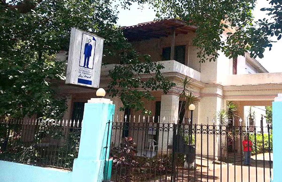 Llega el caos al Instituto Internacional de Periodismo José Martí