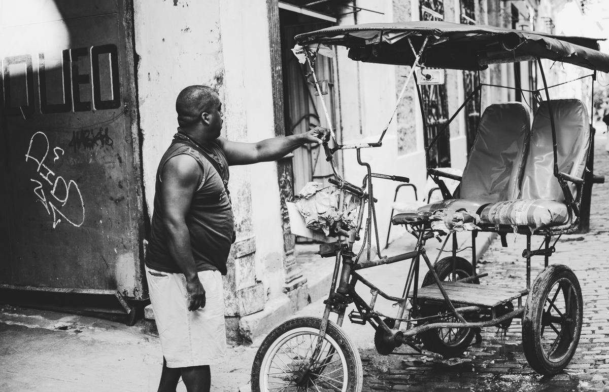 Trabajar en Cuba: ¿Derecho u obligación?