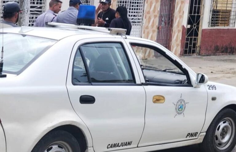 Arrestan a activista cubano cuando intentaba entregar recordatorio para asambleas de rendición de cuentas