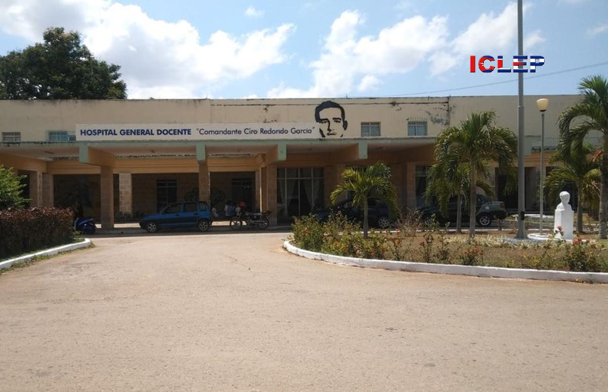 Pasillos del Hospital Provincial se convierten en refugio de perros con sarna