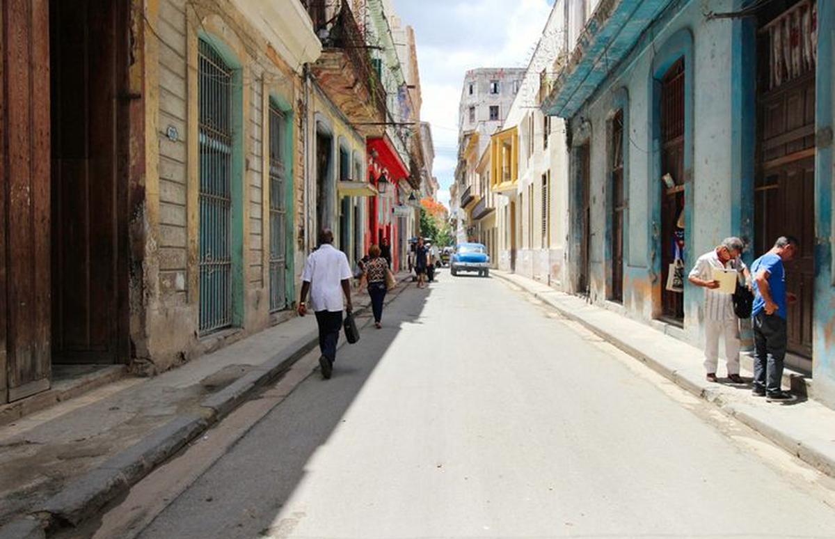 Promesa de solución de tres días en la calle Ánimas se dilata a un mes