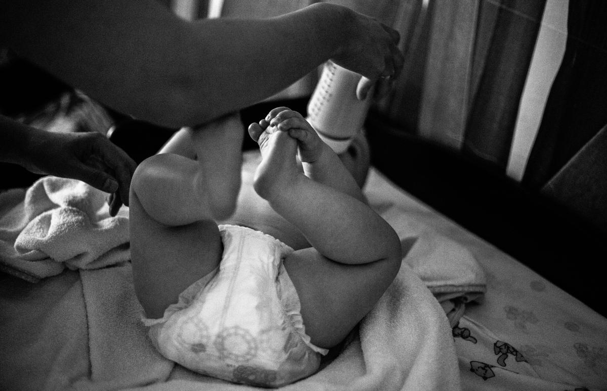 Preocupación entre madres espirituanas por la escasez y calidad de pañales Pamper