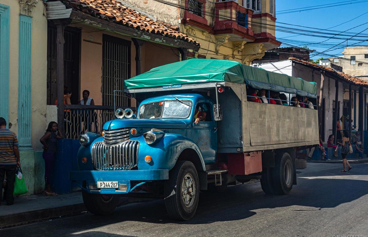 Afectados transportistas espirituanos por la falta de combustible y el alza de las patentes