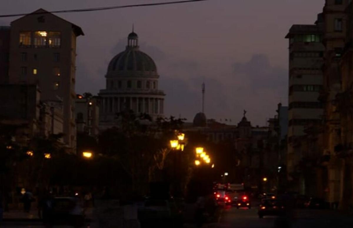 Regresan, y “con saña redoblada”, los apagones a la capital cubana