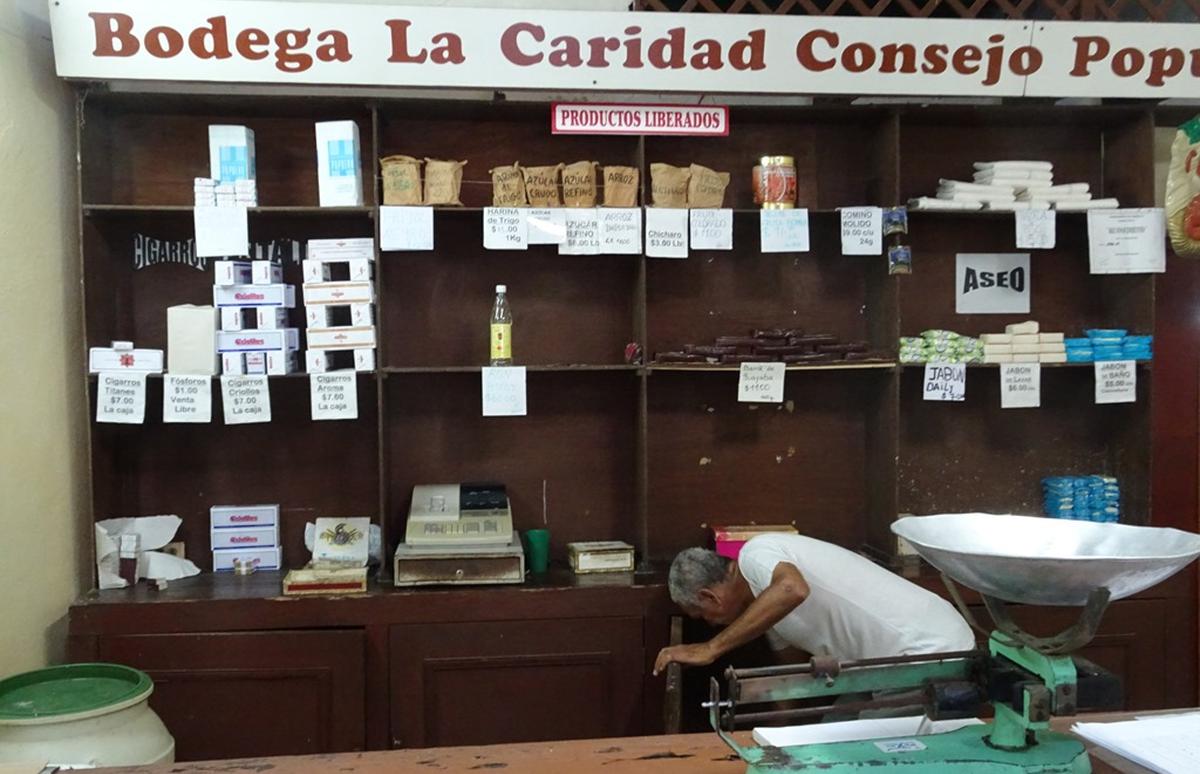 Clientes de bodegas espirituana permanecen desinformados