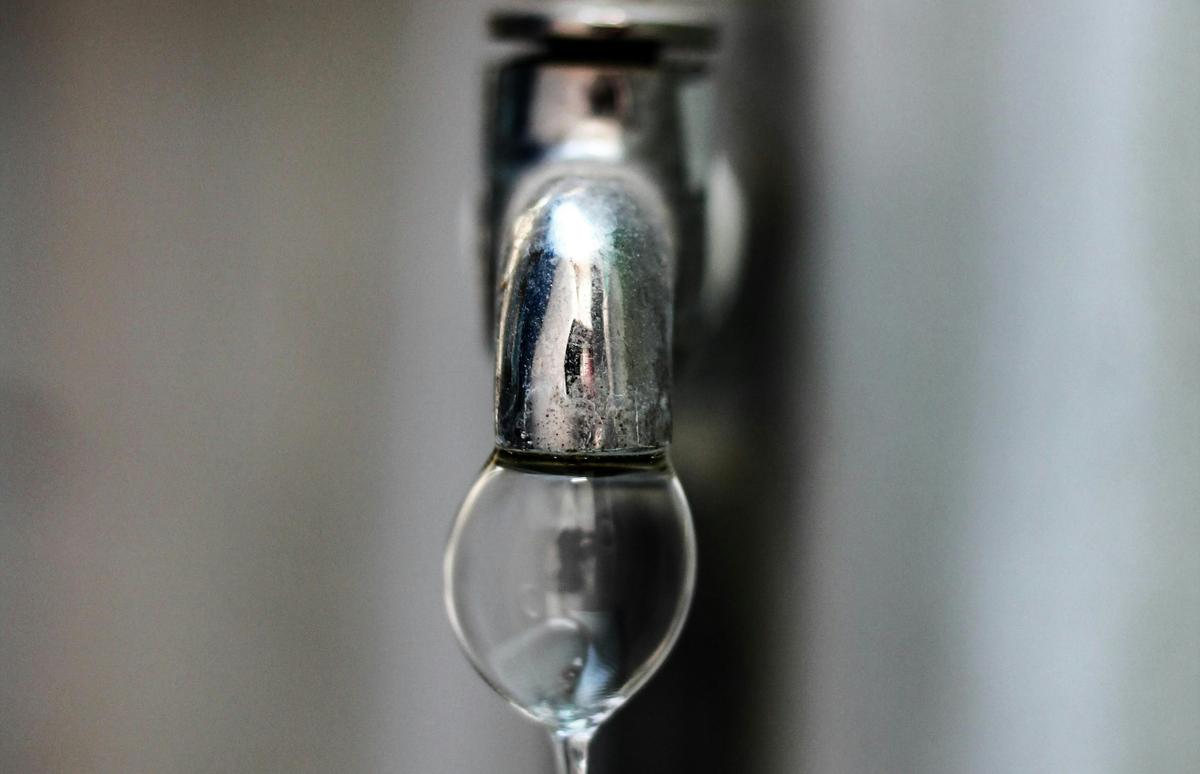 La promesa de un poco de agua no mitiga la sed