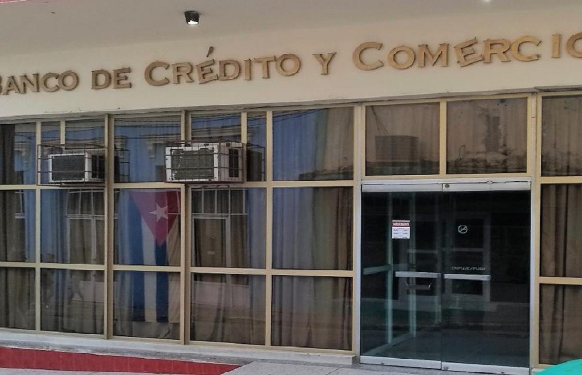 Se mantiene el desastre para acceder a salarios y pensiones en los bancos