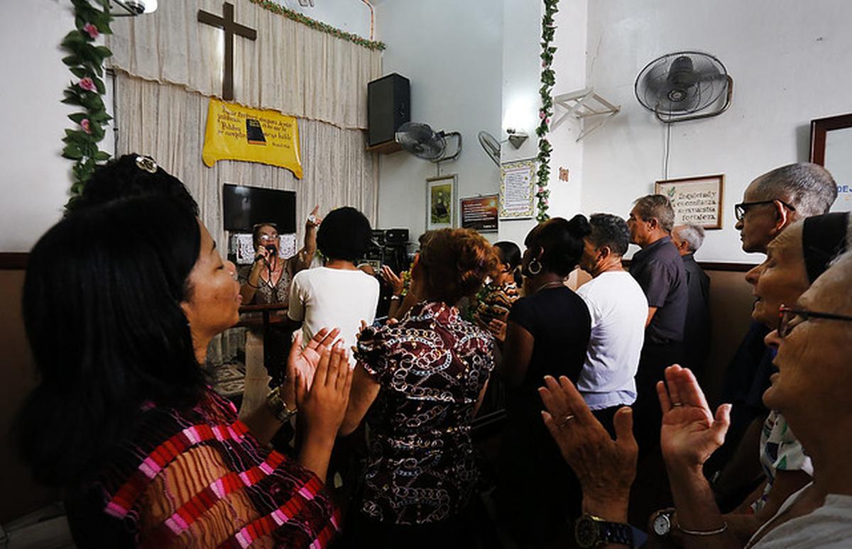 Apagones afectan la realización de cultos religiosos