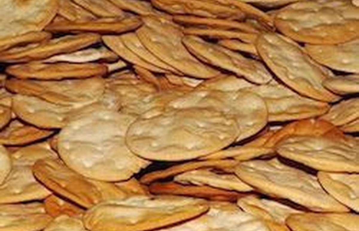 Fábrica La Kary vende galletas “masca hierros”