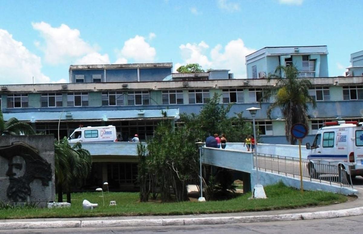 Balcones peligrosos en el Hospital provincial Camilo Cienfuegos