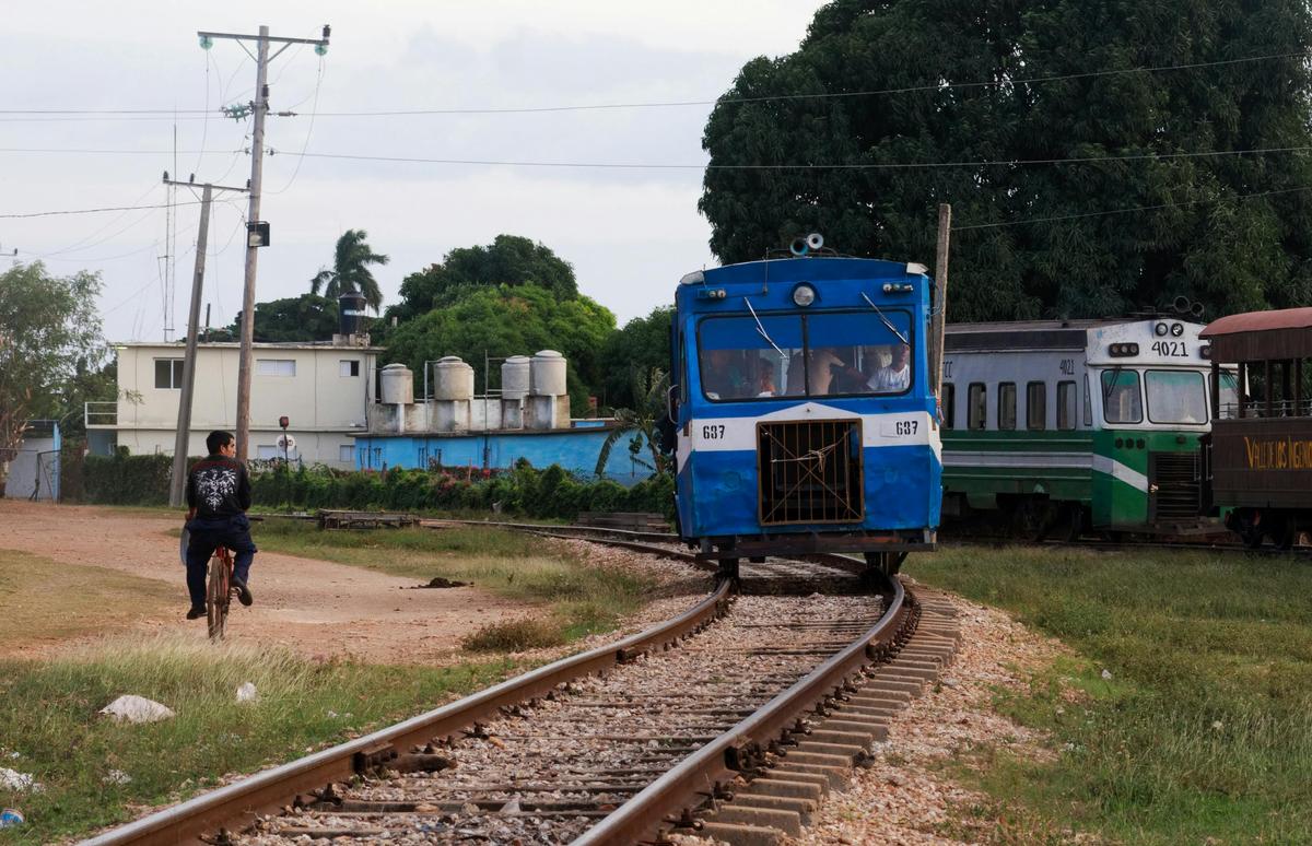 Venden ilegalmente los boletos de tren en Güira de Melena