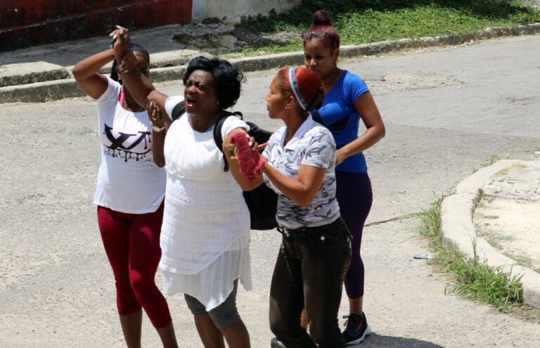 Berta Soler, líder de las Damas de Blanco, en paradero desconocido durante casi 24 horas tras ser arrestada por represores del régimen