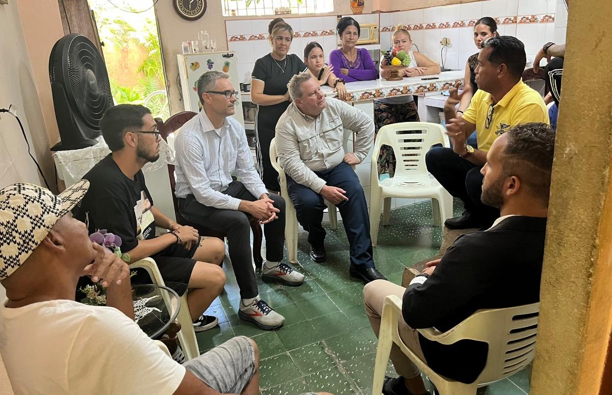 Régimen cubano impide a integrantes de la sociedad civil reunirse con diplomático estadounidense
