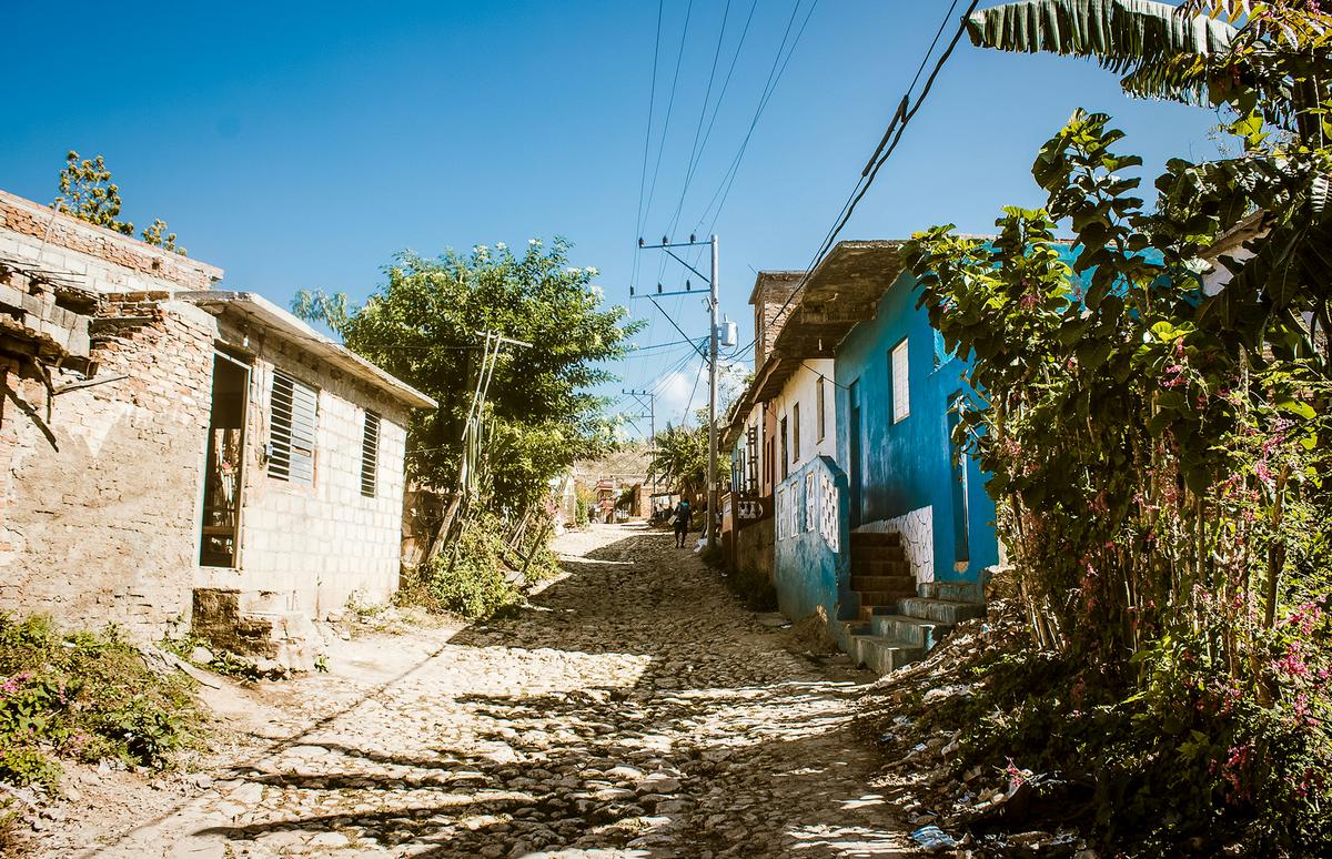 Barrio marginal permanece abandonado por el gobierno