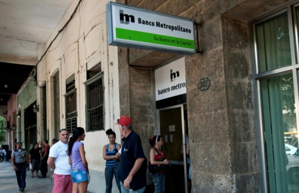 Retenidos depósitos de dinero provenientes de actos de compra y venta de viviendas